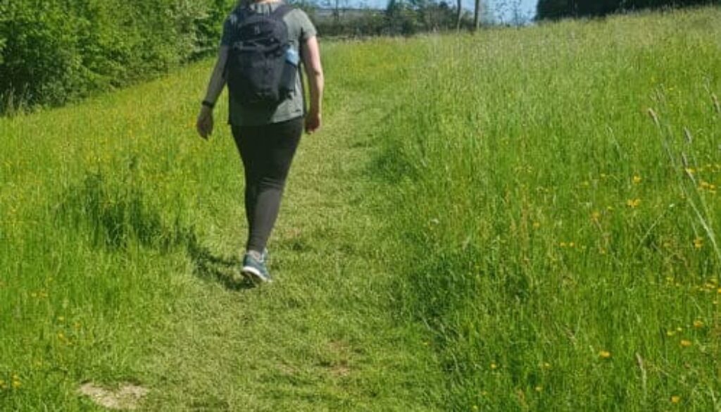 Eindeloos klimmen tijdens etappe 3 Krijtlandpad - HappyHikers.nl Eindeloos klimmen tijdens etappe 3 Krijtlandpad - HappyHikers.nl
